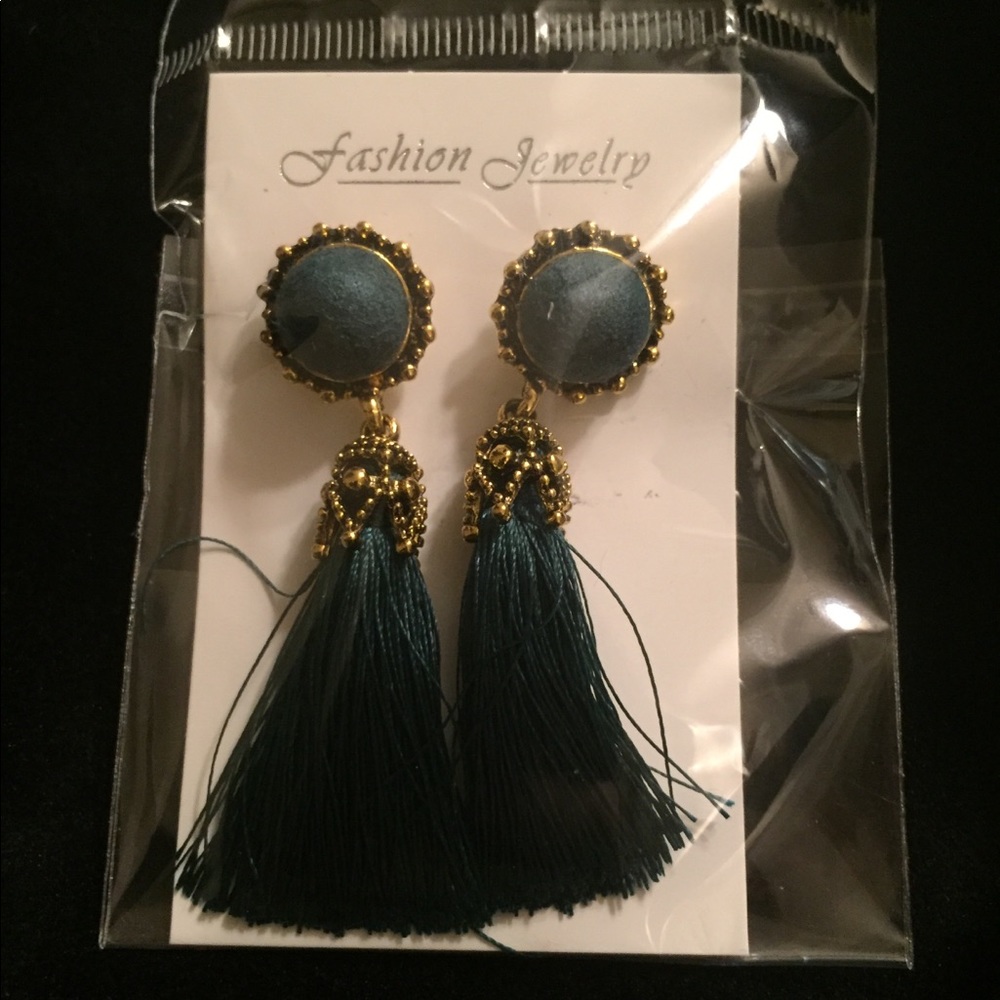 Tassel earrings emerald hunter green NWOT